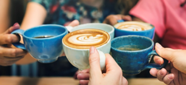 Fem kaffekoppar 'i en skål'